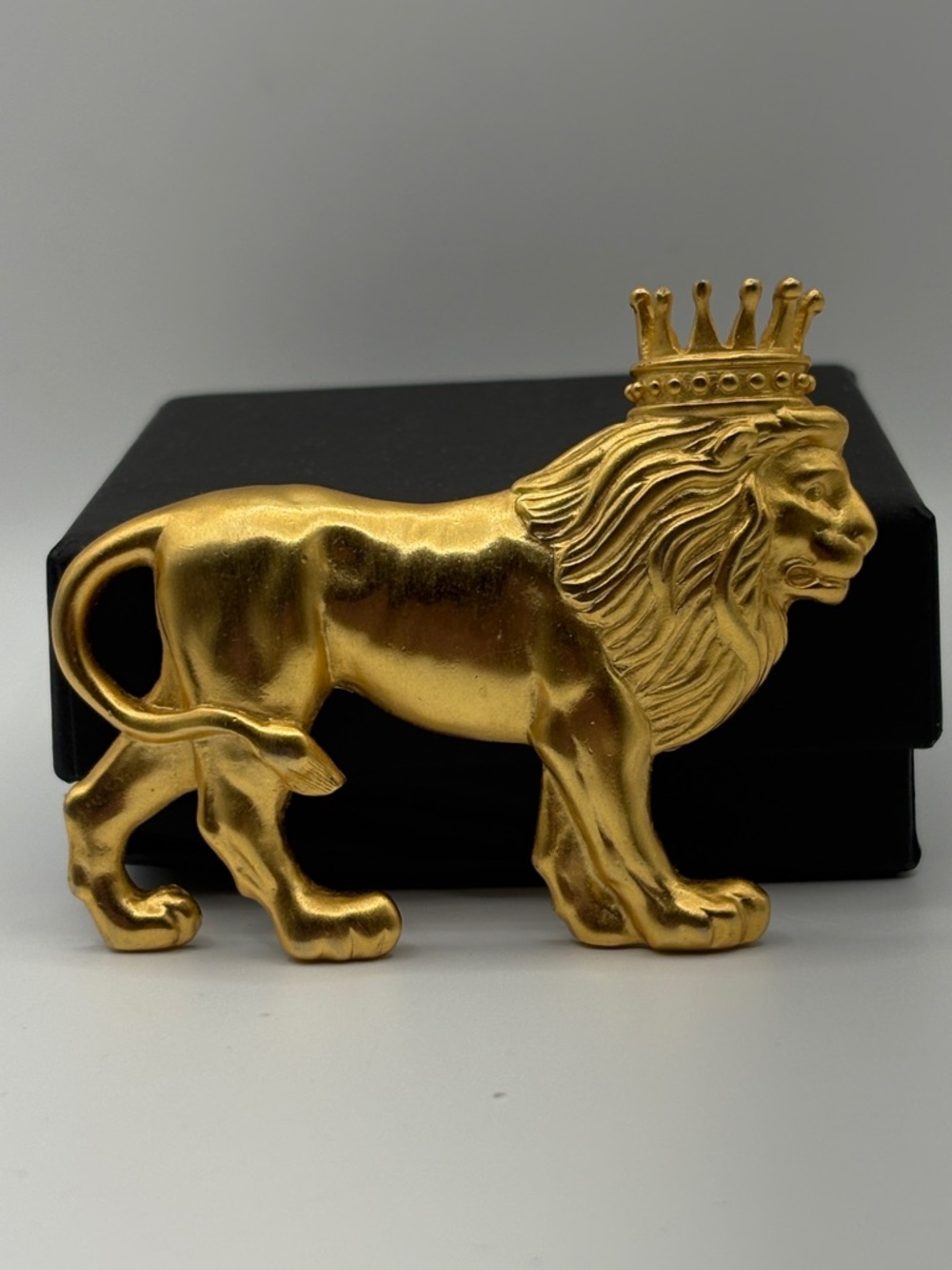Rare Anne Klein Royal Gold Crowned Lion Brooch Vintage 80’s - Picture 7 of 7